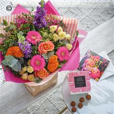 Mother&#39;s Day Bright Hand-tied Chocs and Card Large